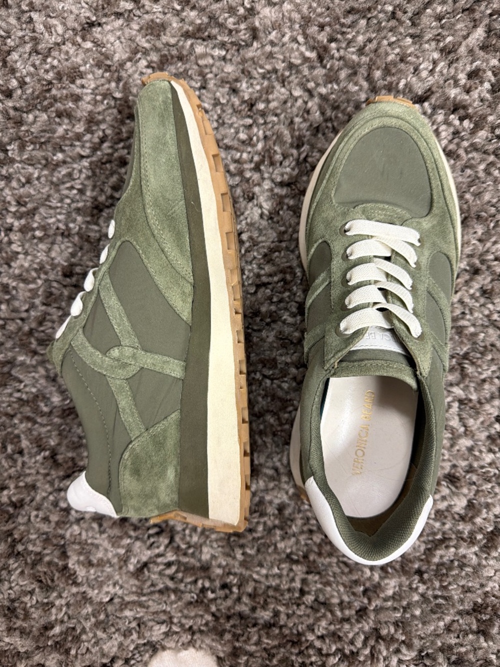 Veronica bears green sneakers size 8